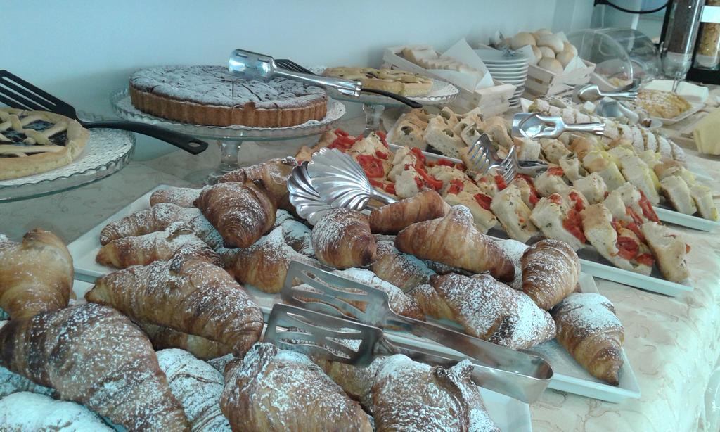 Hotel Ambasciata Riccione Eksteriør billede