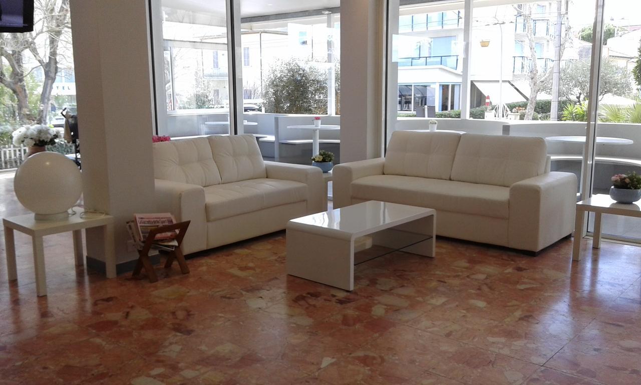 Hotel Ambasciata Riccione Eksteriør billede