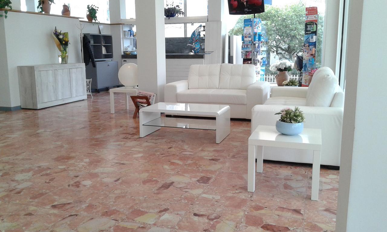 Hotel Ambasciata Riccione Eksteriør billede