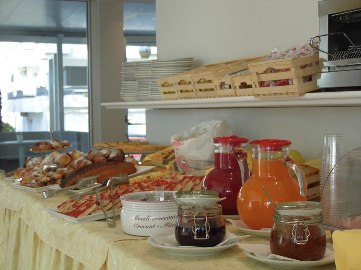 Hotel Ambasciata Riccione Eksteriør billede