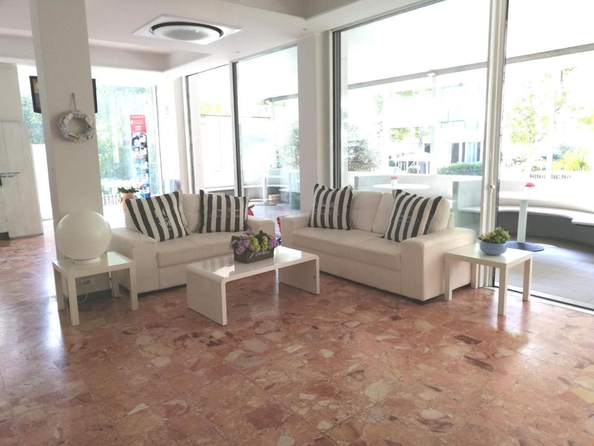 Hotel Ambasciata Riccione Eksteriør billede