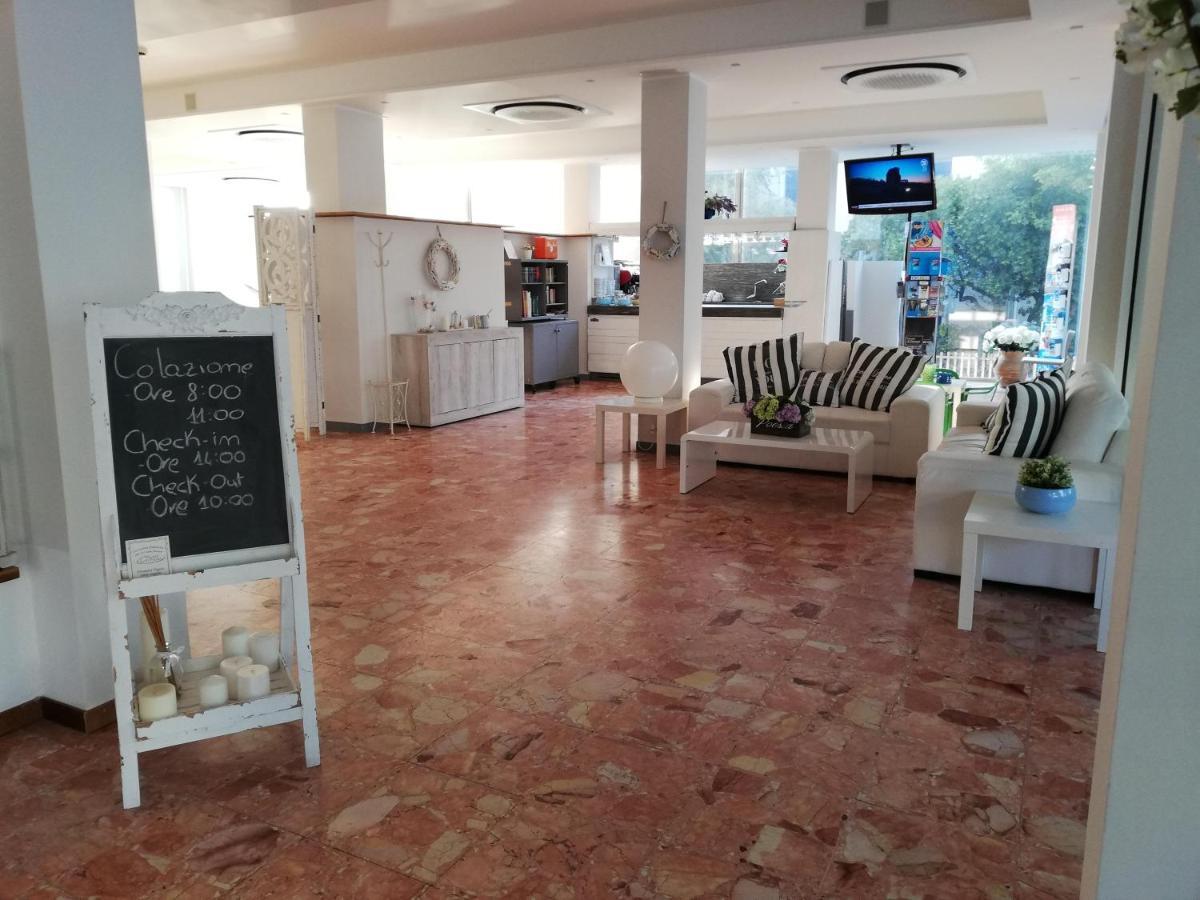 Hotel Ambasciata Riccione Eksteriør billede
